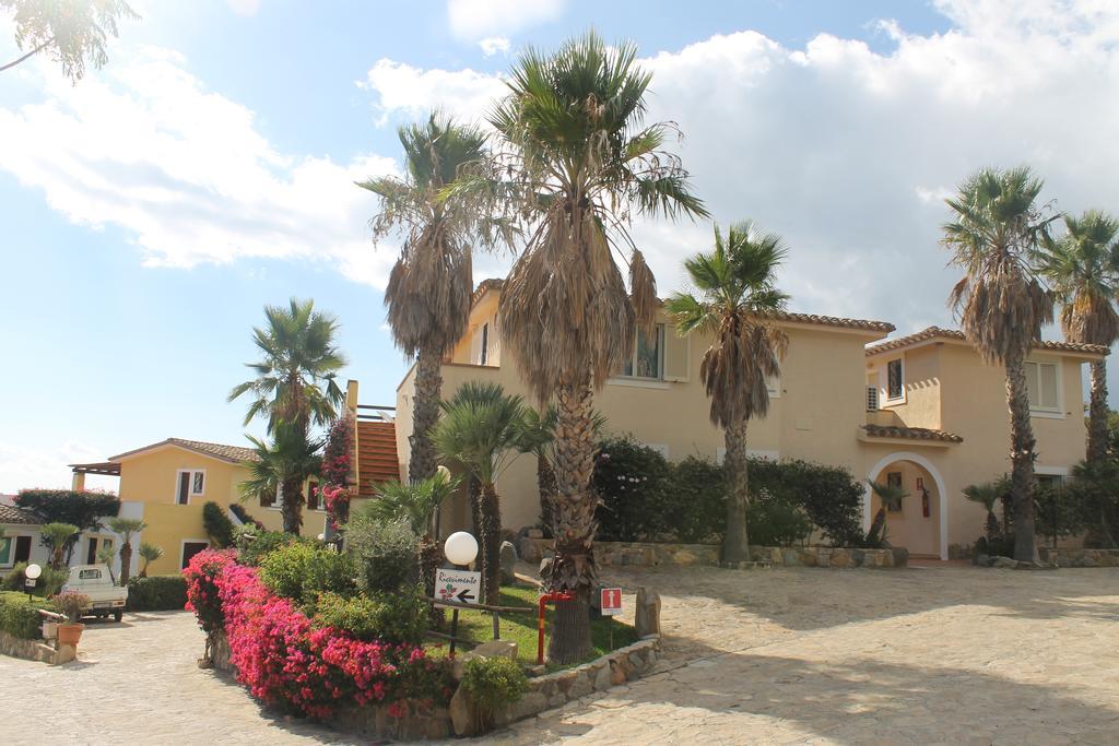 Residence Le Bouganville Villasimius Exterior foto