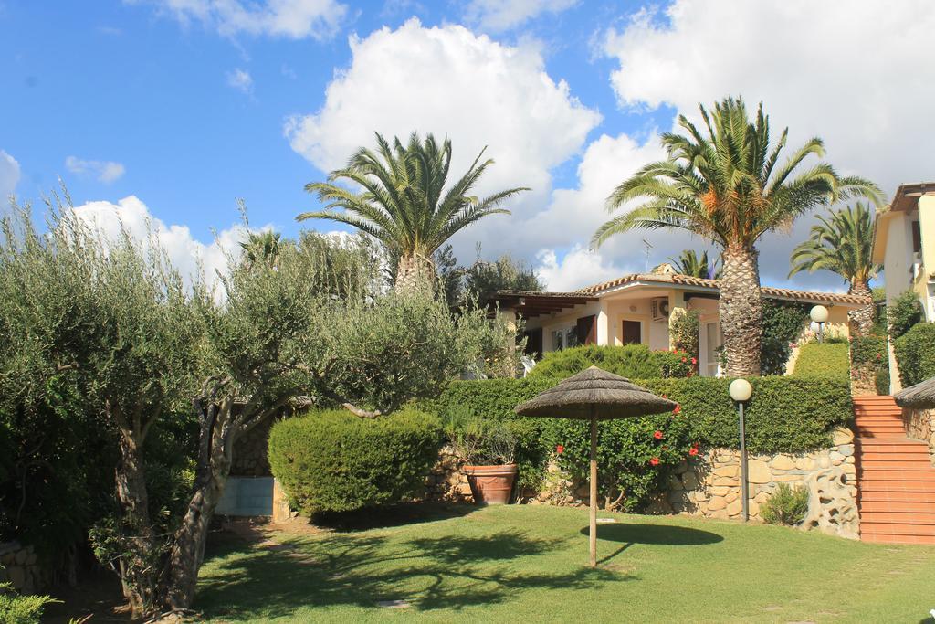 Residence Le Bouganville Villasimius Exterior foto