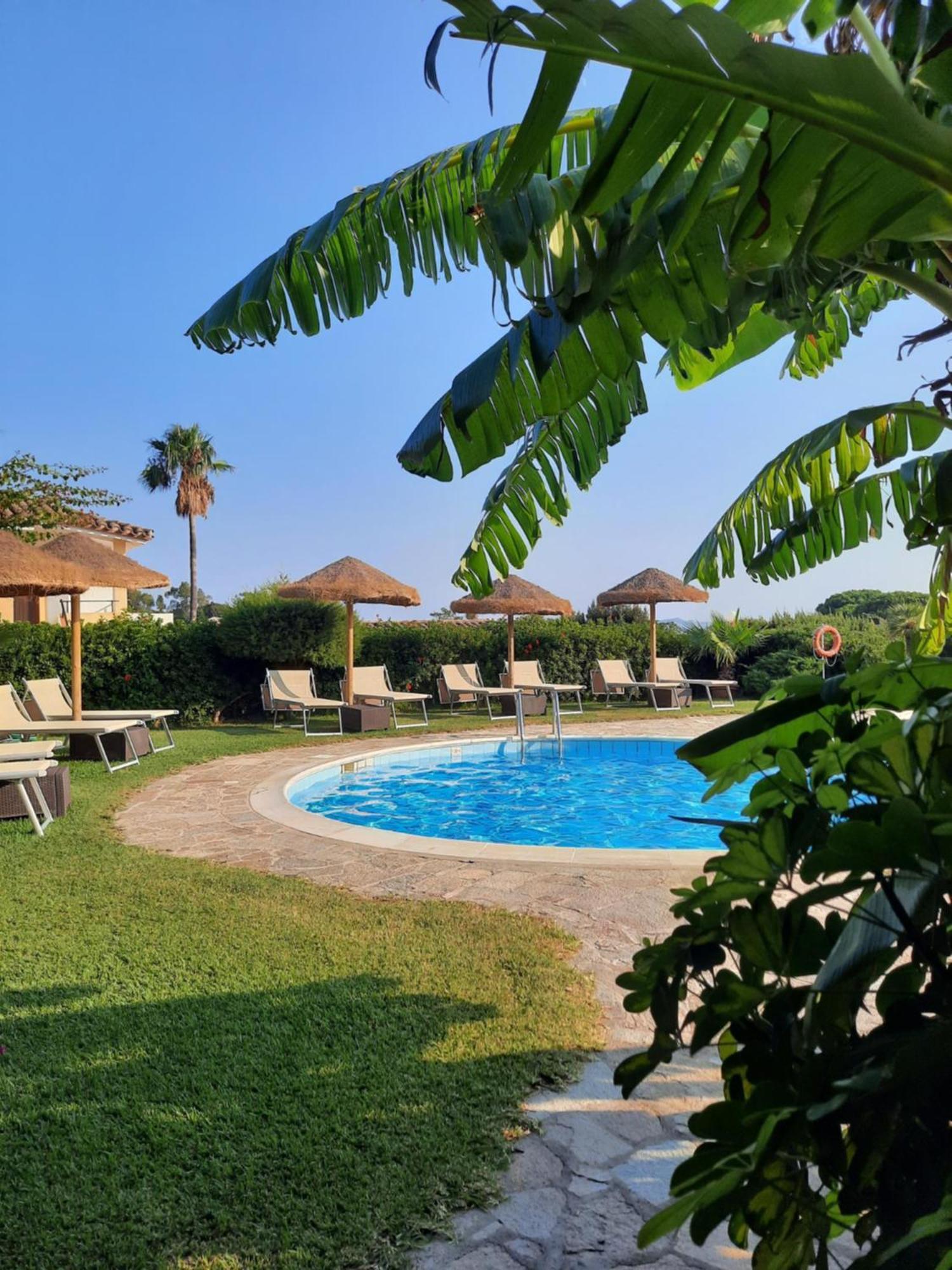 Residence Le Bouganville Villasimius Exterior foto