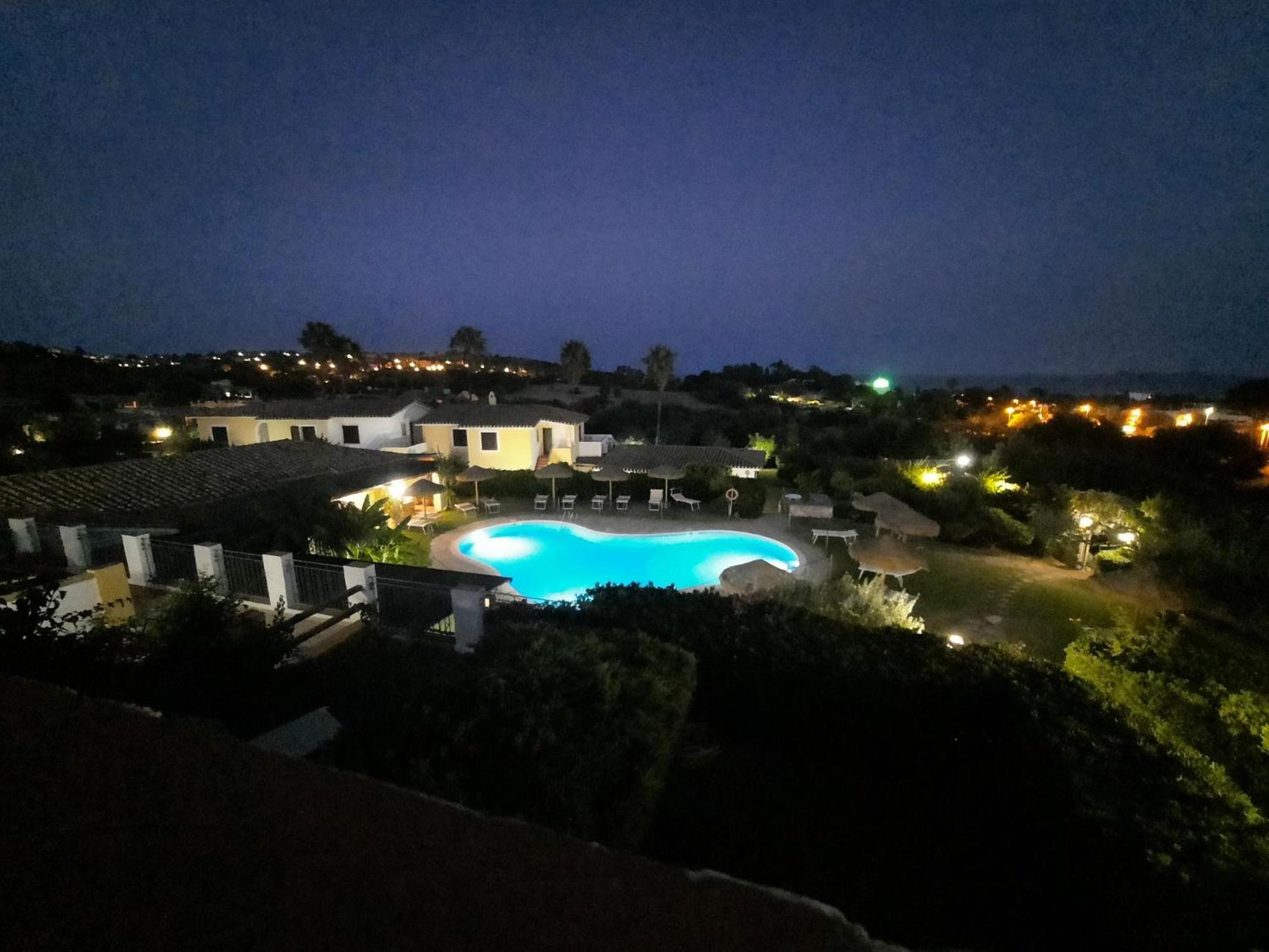 Residence Le Bouganville Villasimius Exterior foto